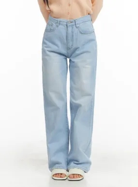 Light Washed Straight Leg Jeans OM427