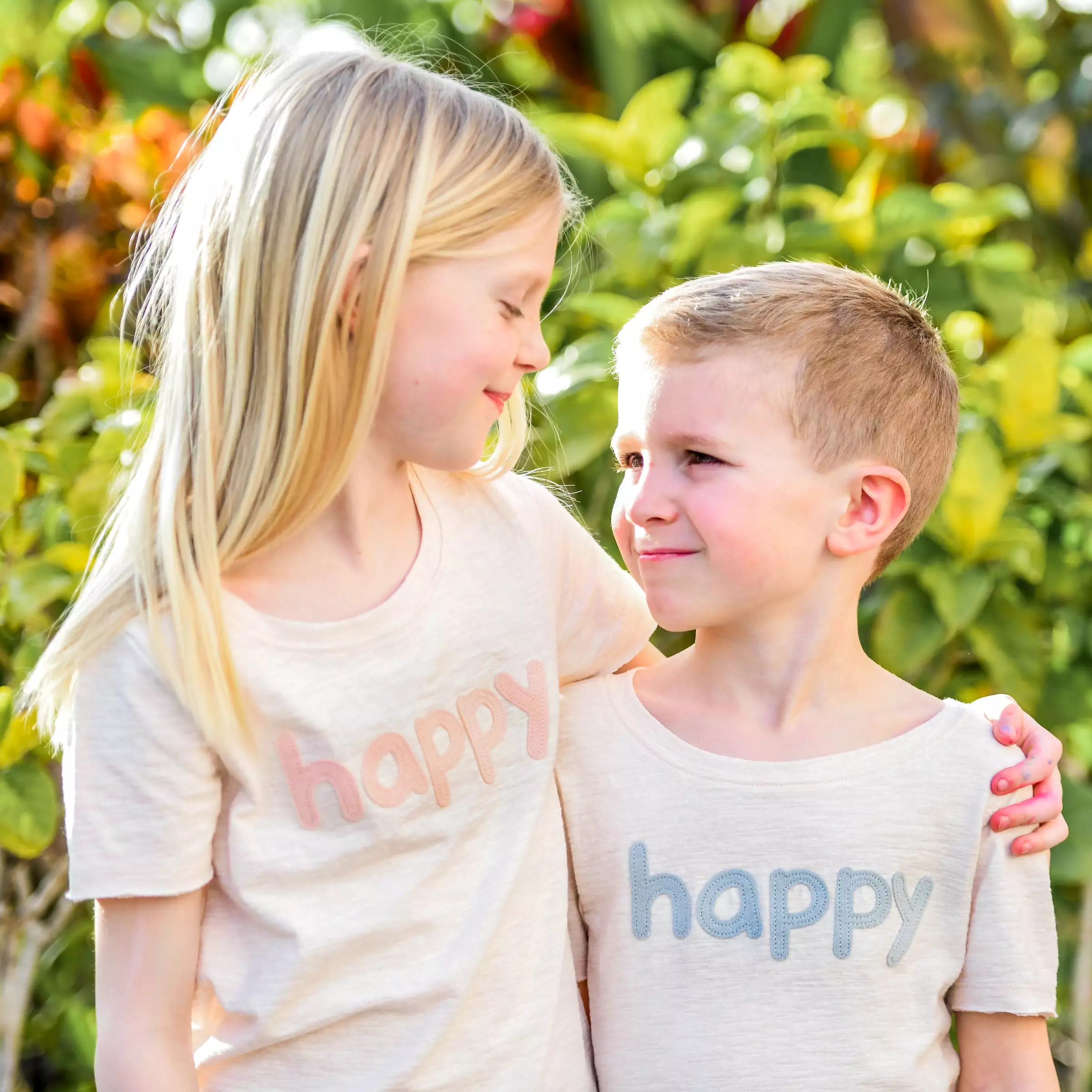 oh baby! Raw Edge Short Sleeve Cotton Slub Tee - happy Peachy Applique  - Sand Heather